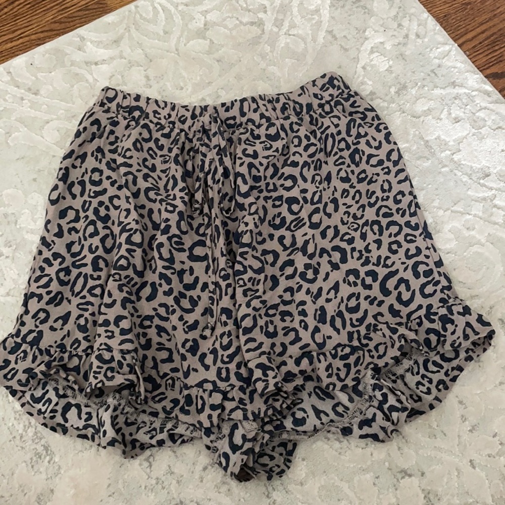 American eagle ruffle hem flowy shorts size xs